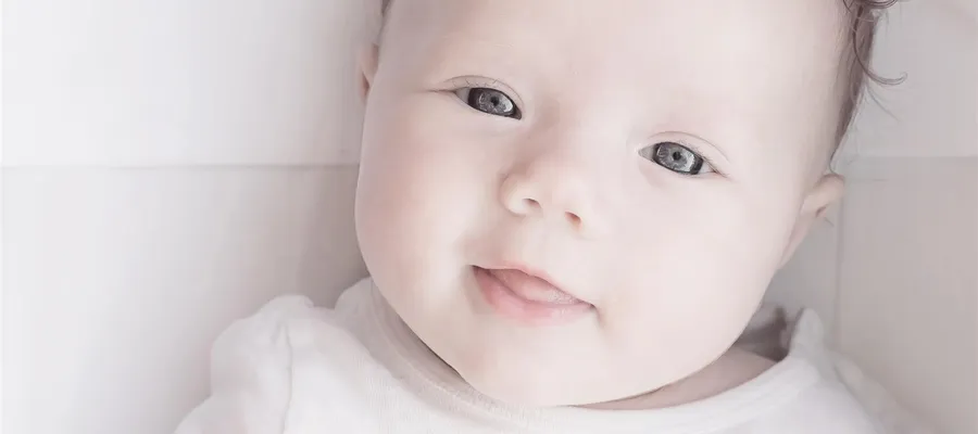 Bébé Fille