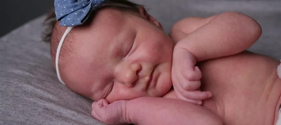 Bébé Fille